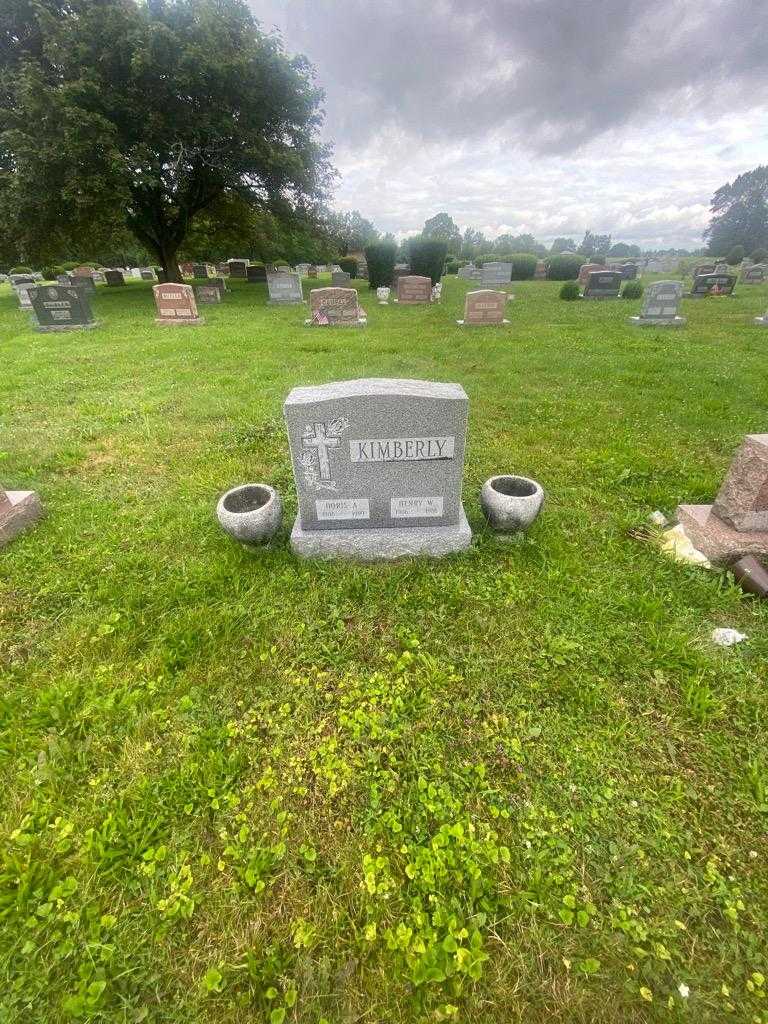 Doris A. Kimberly's grave. Photo 1