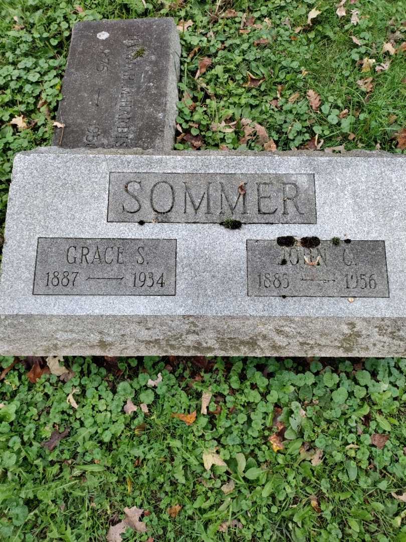John C. Sommer's grave. Photo 3
