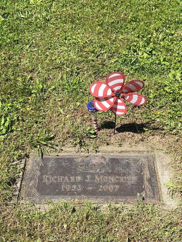 Richard J. Moncrief's grave. Photo 3