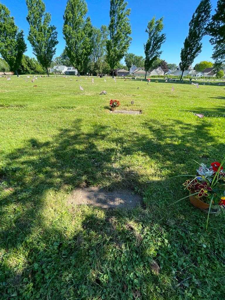 Alice G. Masters's grave. Photo 1