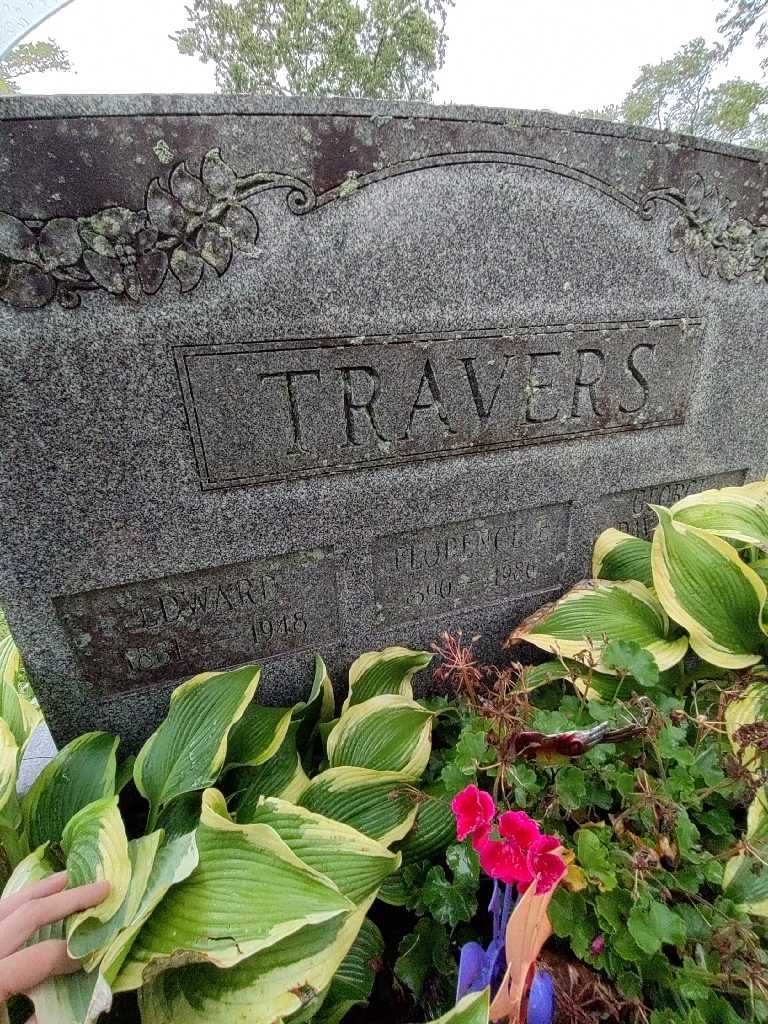 Edward Travers's grave. Photo 3