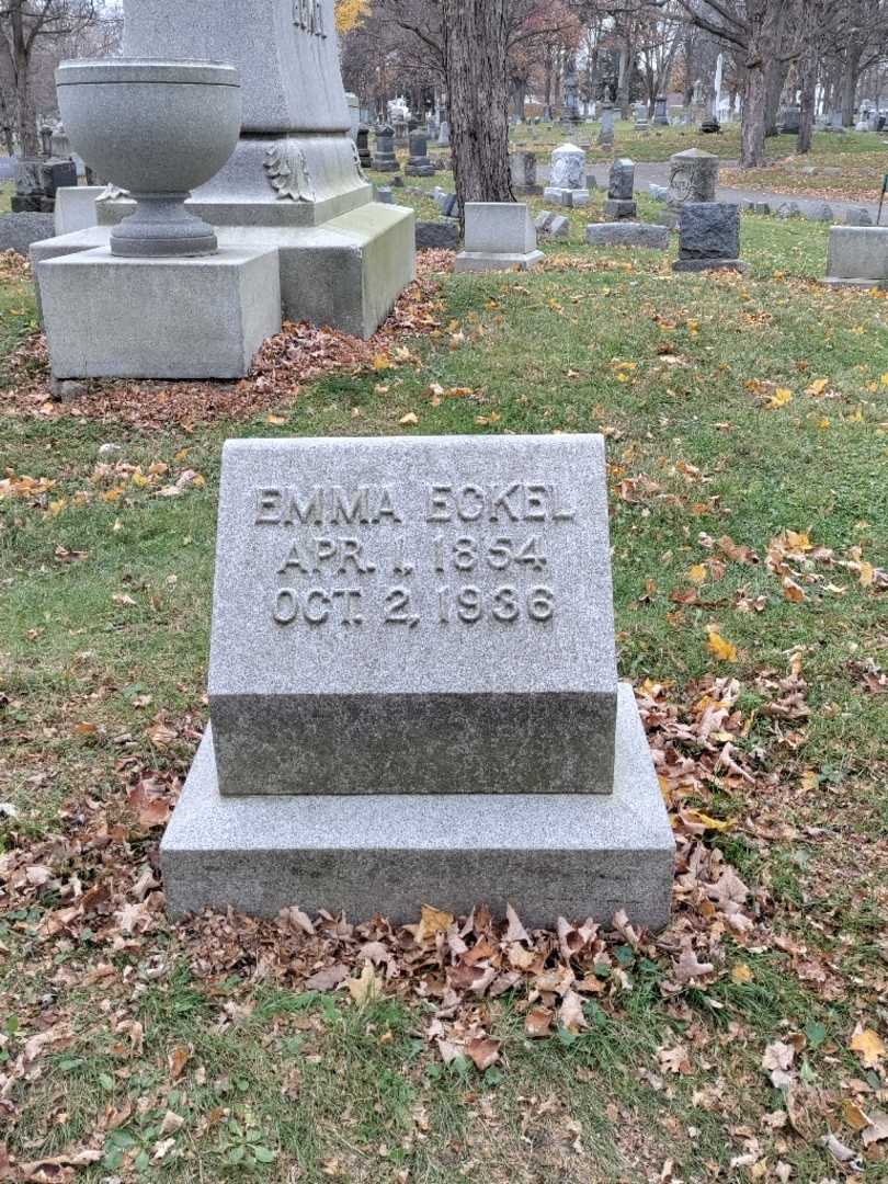 Emma Eckel's grave. Photo 2