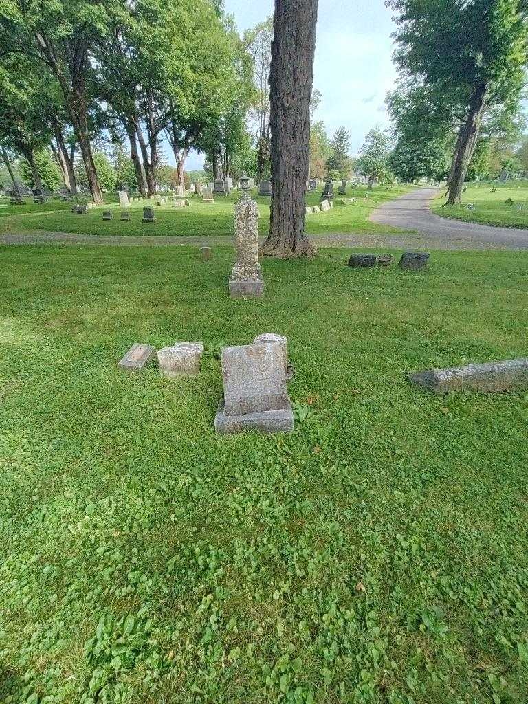 Charles H. Scheel's grave. Photo 1