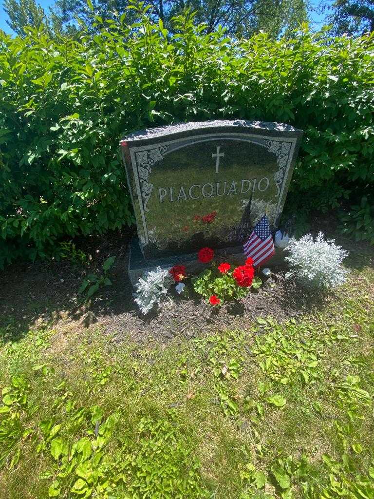 Daniel A. Piacquadio's grave. Photo 1