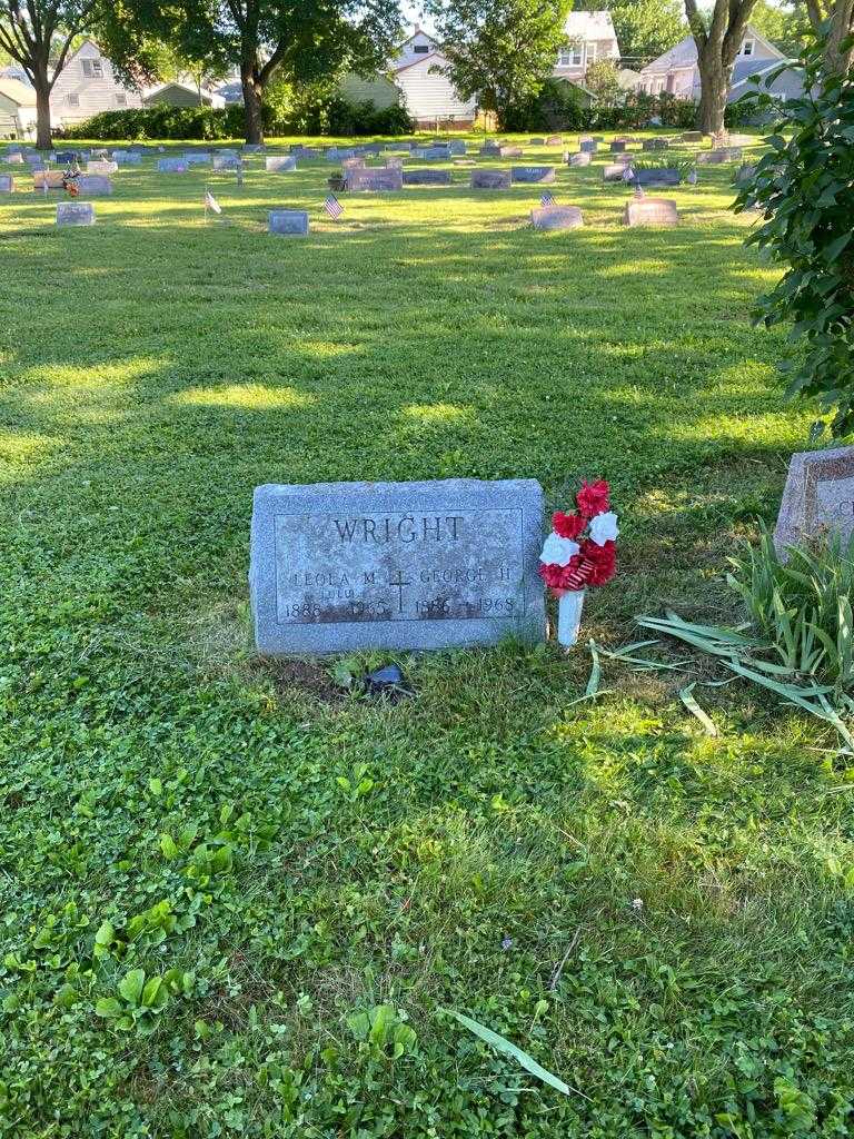 Leola M. Wright's grave. Photo 2