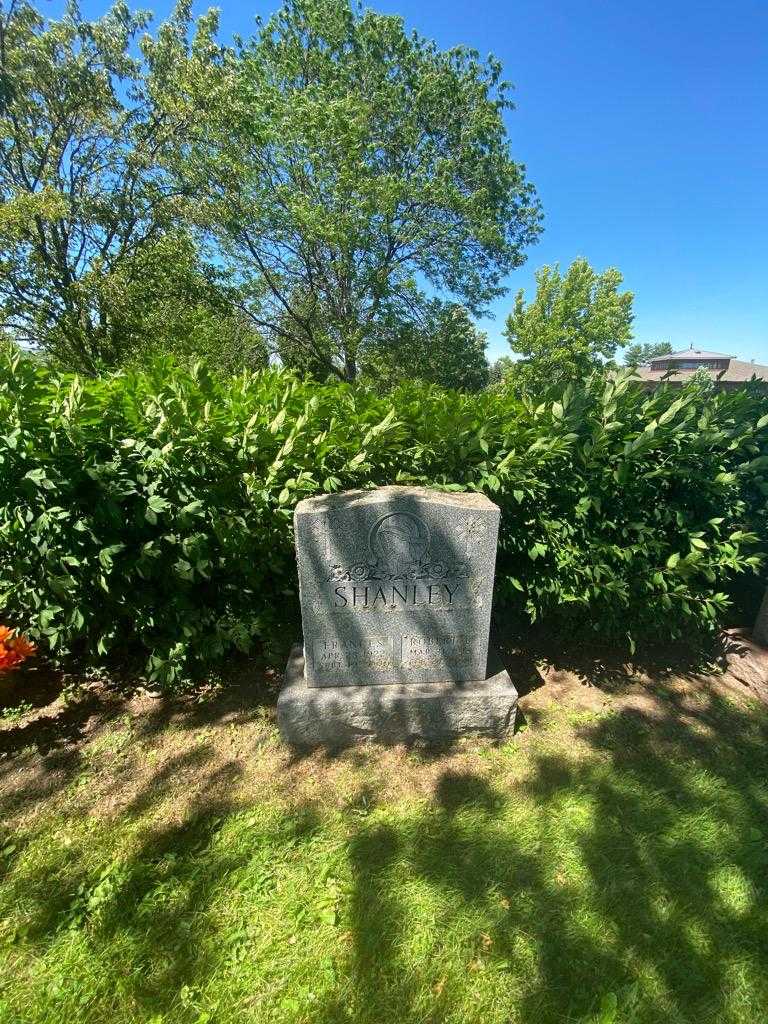 Frances Shanley's grave. Photo 1