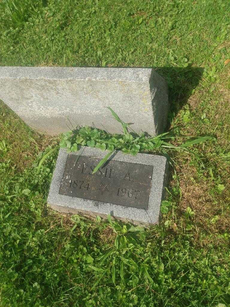 Essie A. Nutting's grave. Photo 2