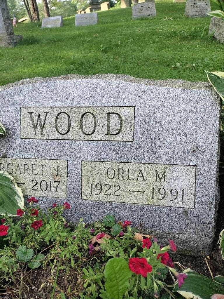 Orla M. Wood's grave. Photo 2