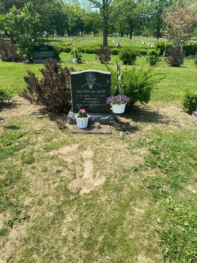 Hinh Ba Nguyen's grave. Photo 2