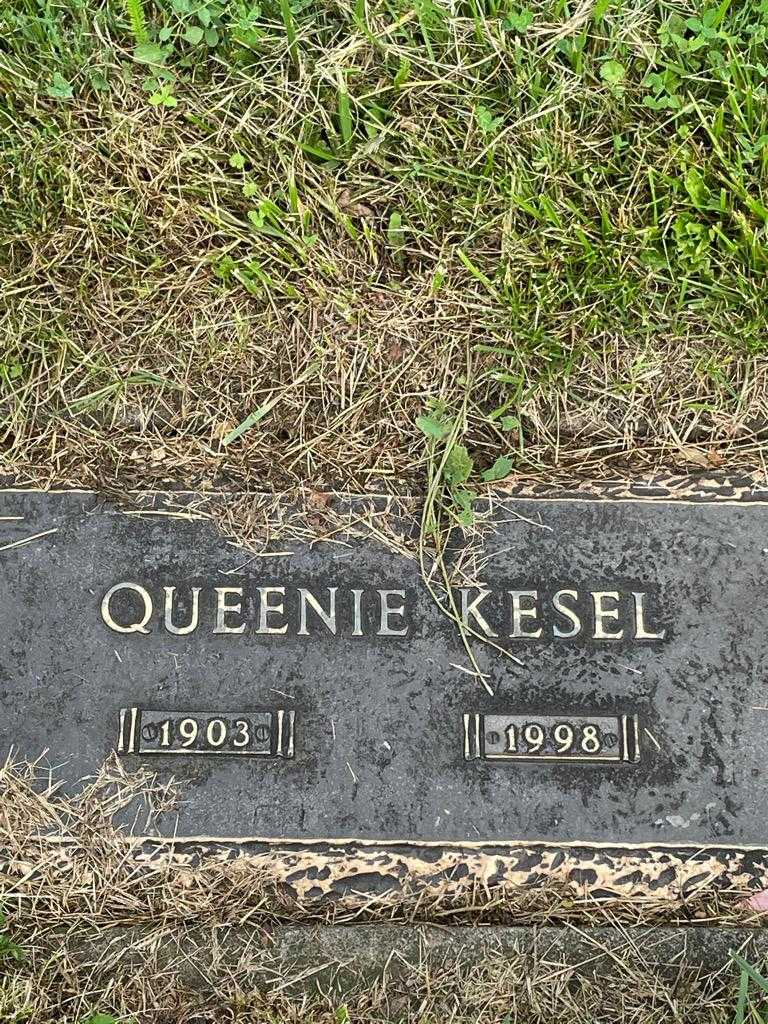 Queenie Kesel's grave. Photo 3