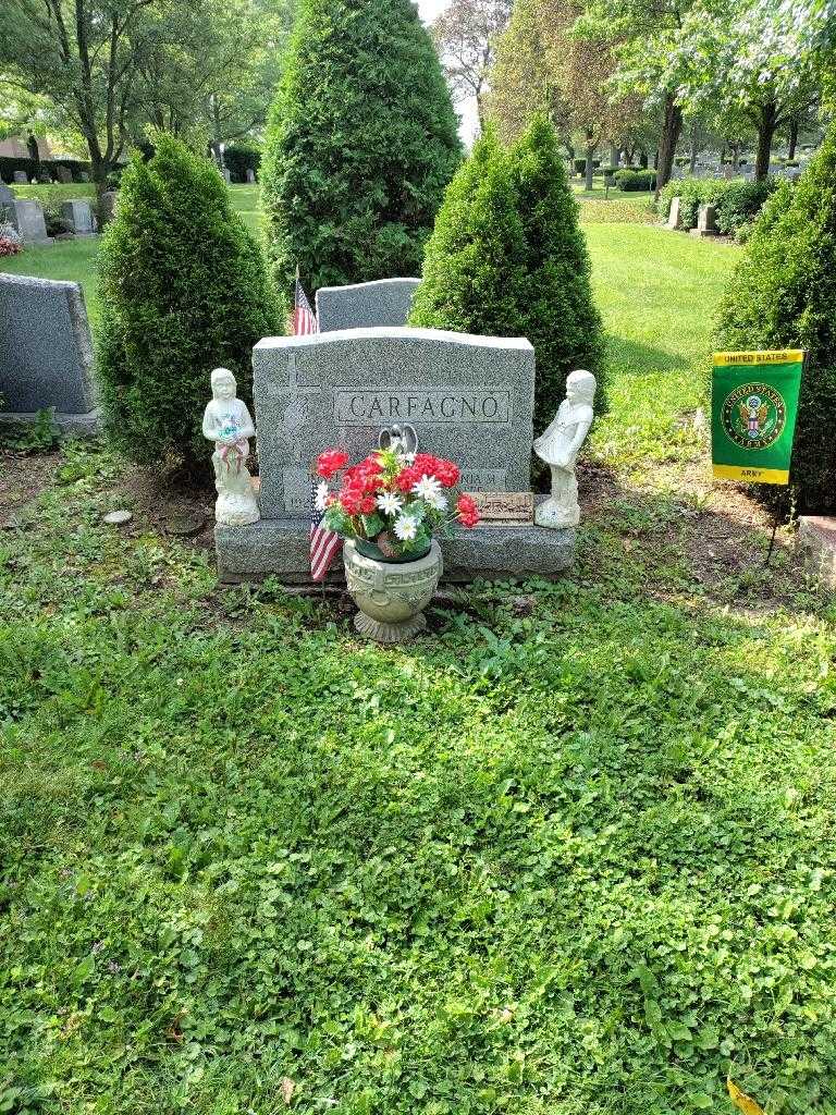 Virginia M. Santee Carfagno's grave. Photo 1