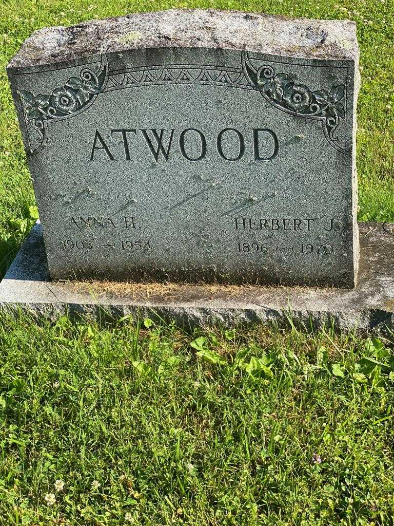 Anna H. Atwood's grave. Photo 3