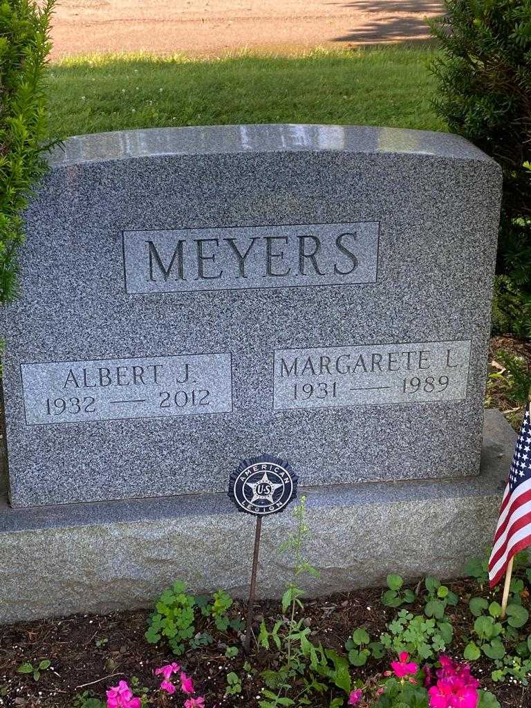 Margarete L. Meyers's grave. Photo 3