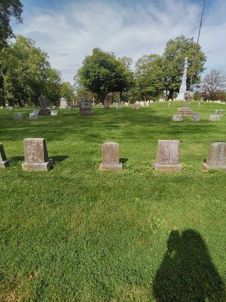 Frieda Marouart Reichert's grave. Photo 1