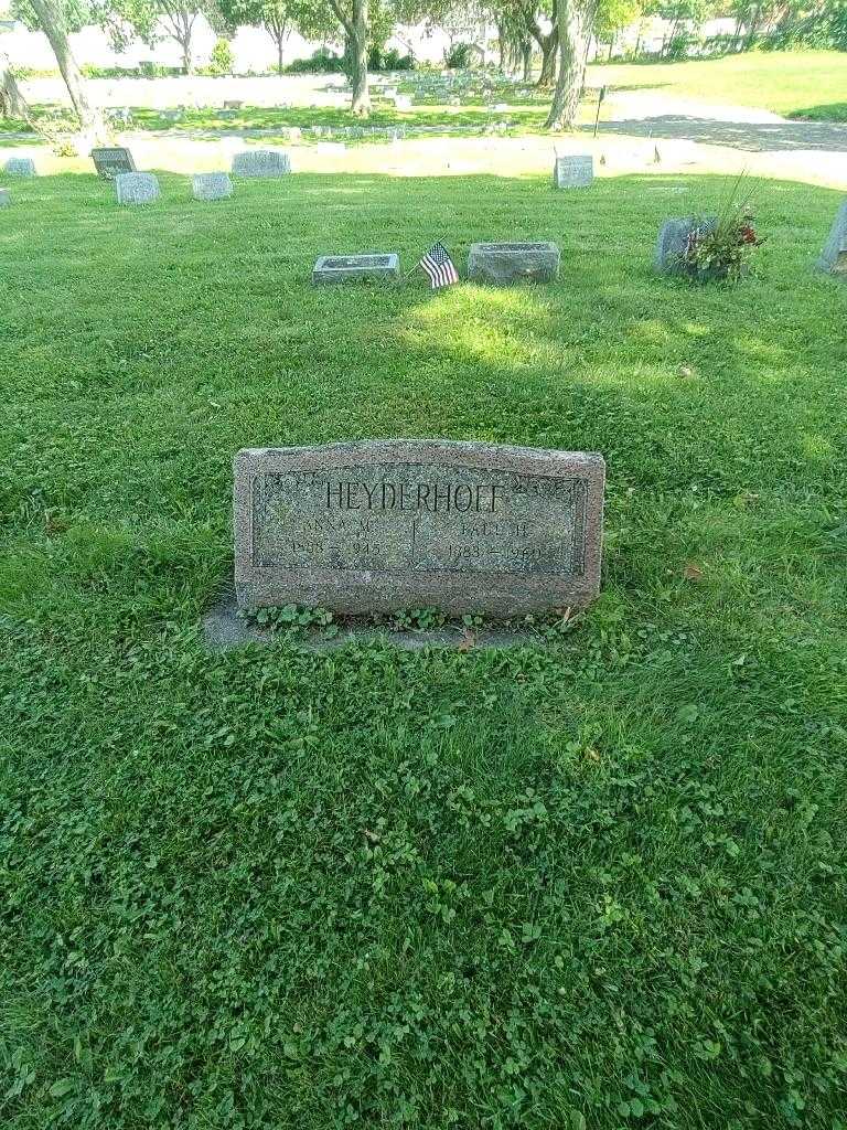 Anna M. Heyderhoff Beeks's grave. Photo 1