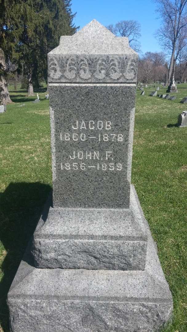 John F. Mantel's grave. Photo 3