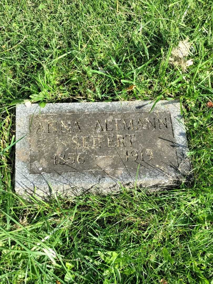Anna A. Altmann Seifert's grave. Photo 3