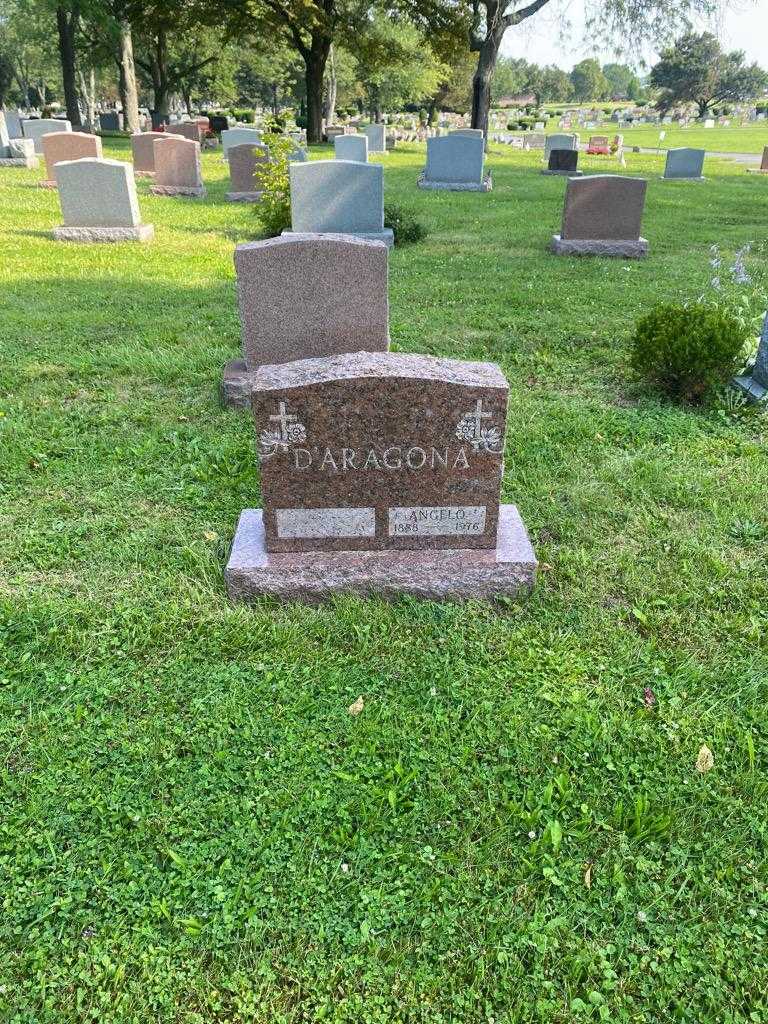 Angelo D'Aragona's grave. Photo 2
