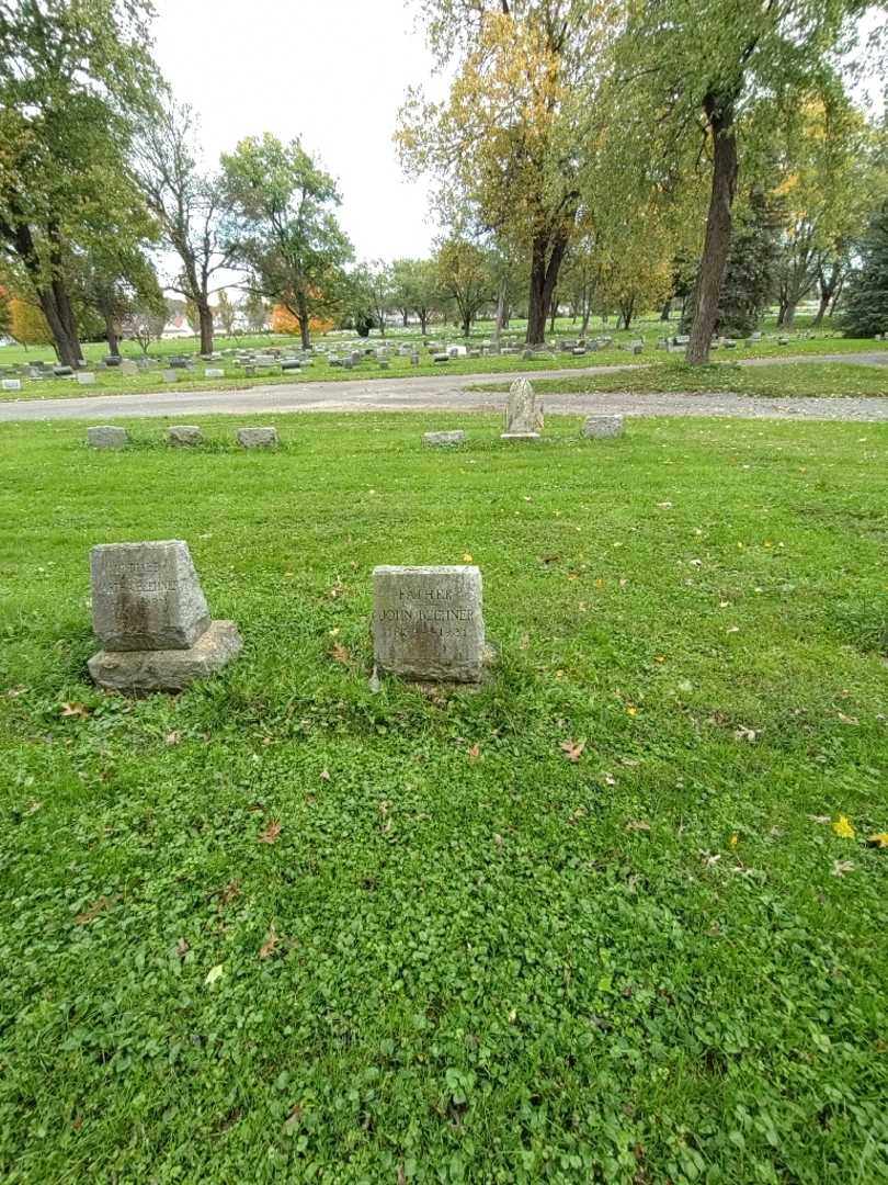 John Beehner's grave. Photo 1