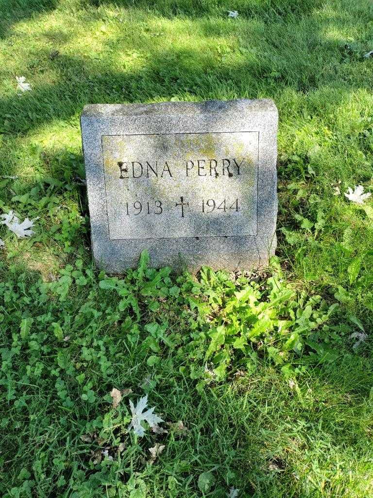 Edna Perry's grave. Photo 3