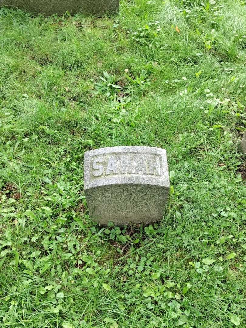 Sarah Eaton Clark's grave. Photo 4