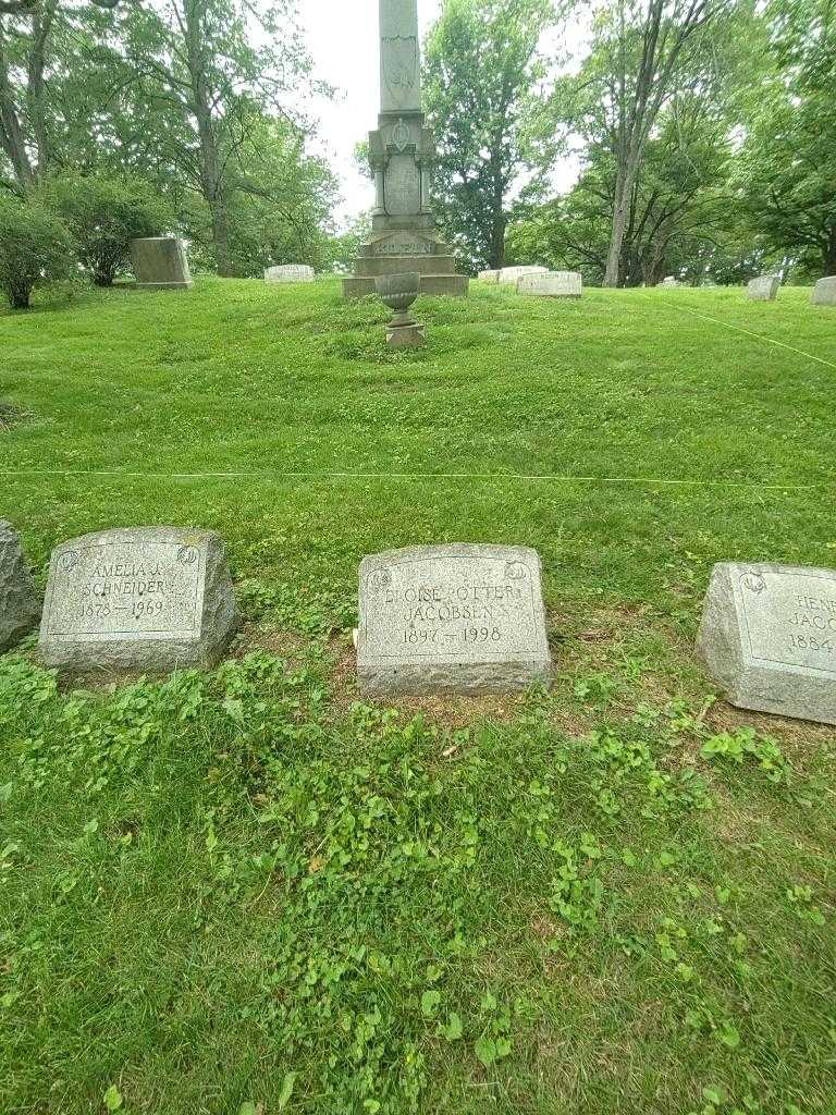 Eloise Potter Jacobsen's grave. Photo 1