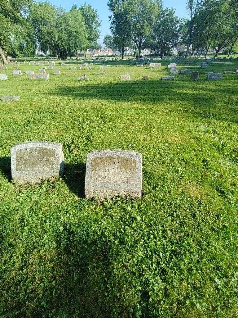 Ernest F. Oatman's grave. Photo 1