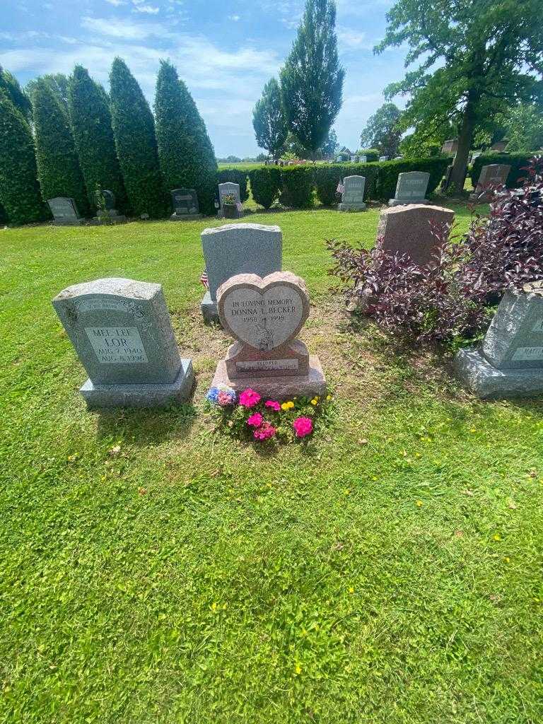 Donna L. Becker's grave. Photo 1