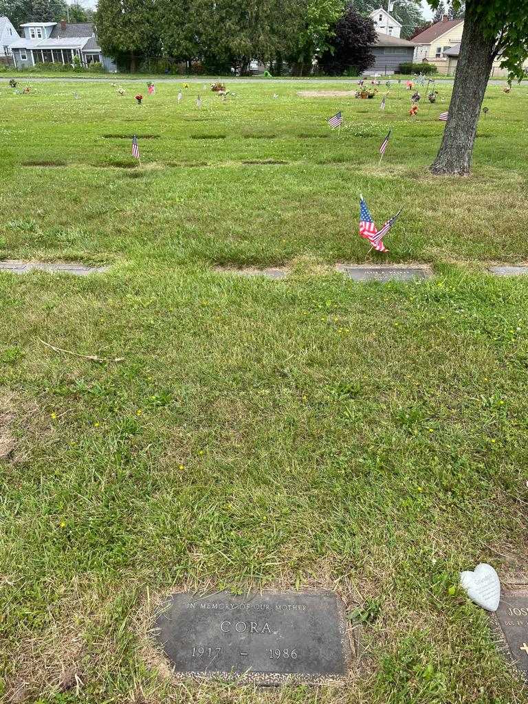Cora Williams's grave. Photo 2