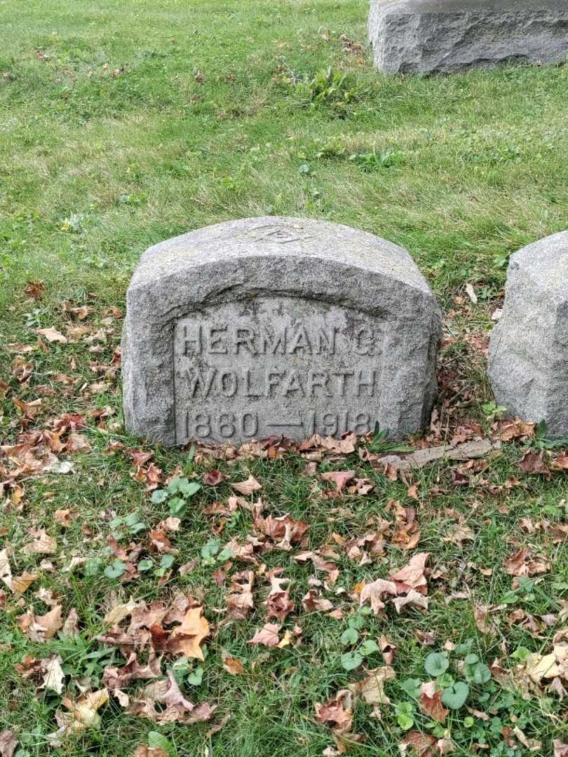 Herman G. Wolfarth's grave. Photo 2
