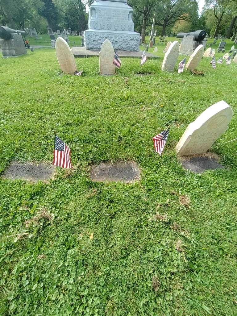 George J. Dinehart's grave. Photo 1