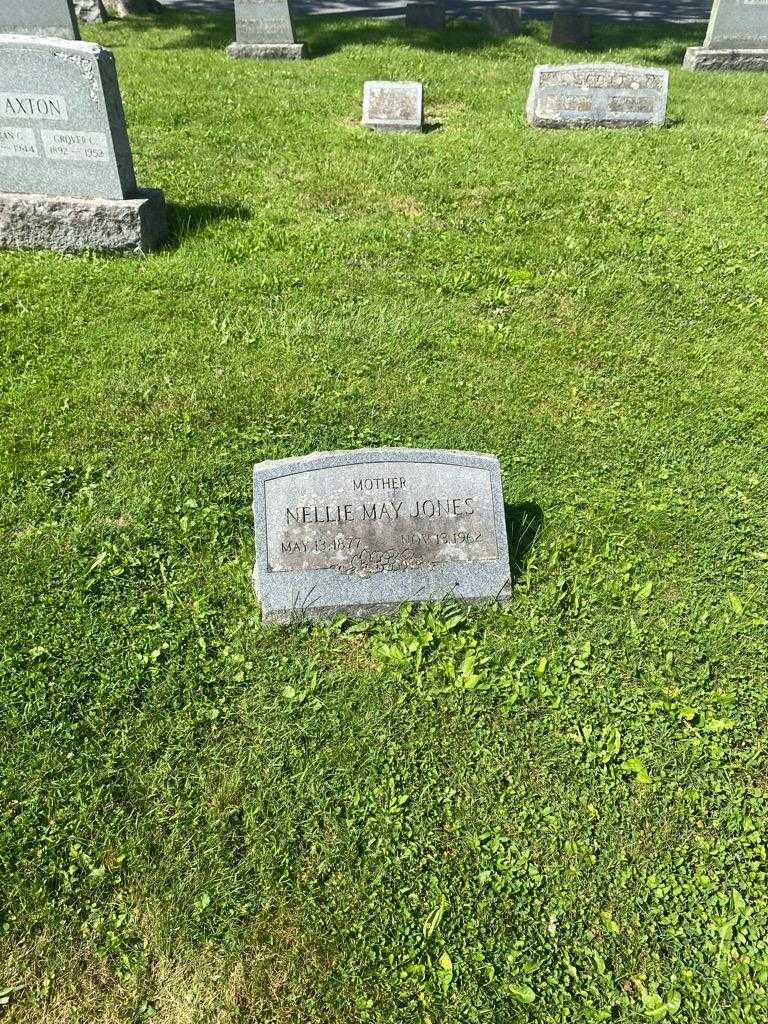 Nellie May Jones's grave. Photo 2