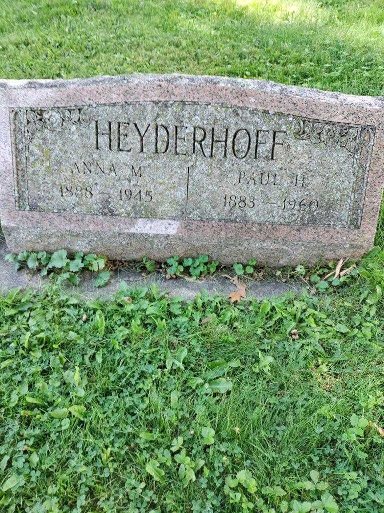 Anna M. Heyderhoff Beeks's grave. Photo 2