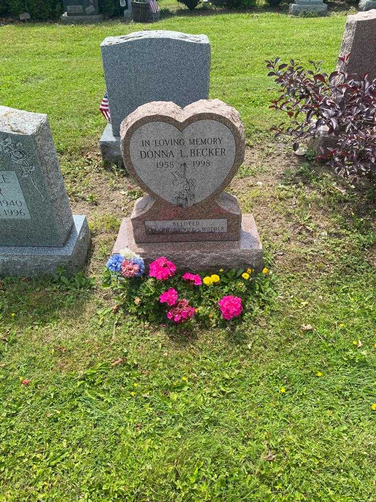 Donna L. Becker's grave. Photo 2