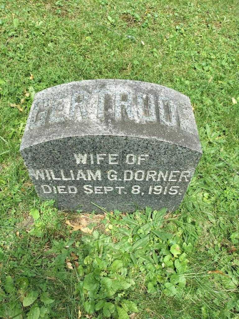 Gertrude Dorner's grave. Photo 3