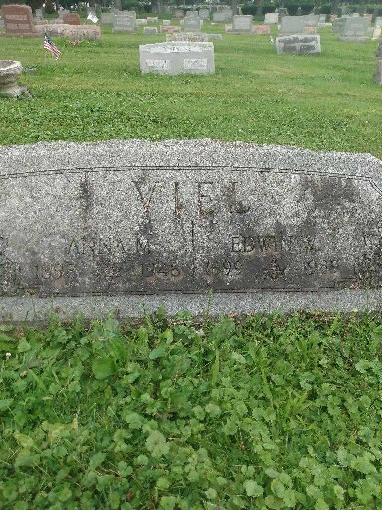 Edwin W. Viel's grave. Photo 2
