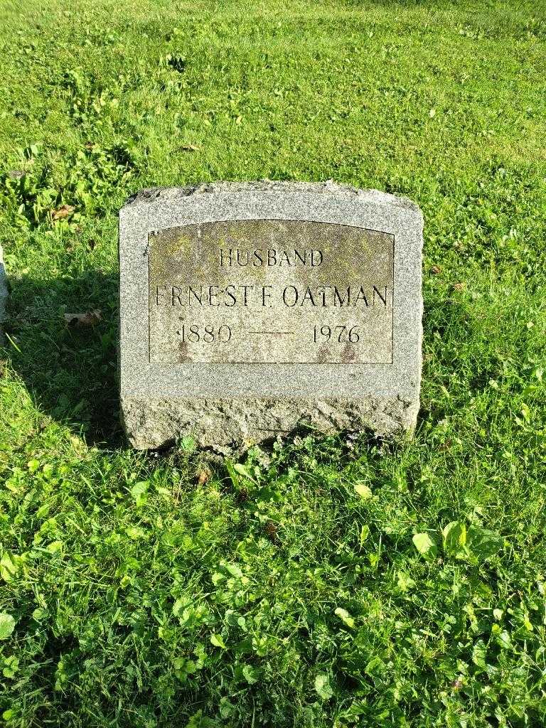 Ernest F. Oatman's grave. Photo 2