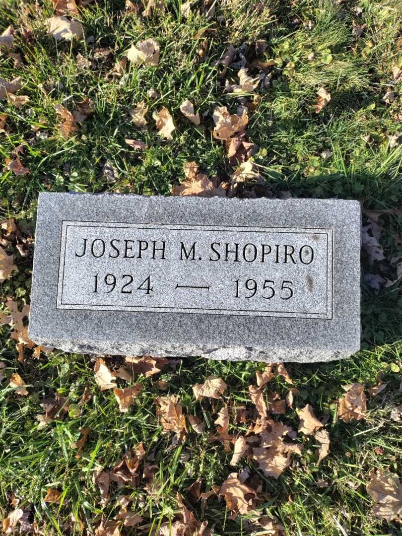 Joseph M. Shopiro's grave. Photo 3