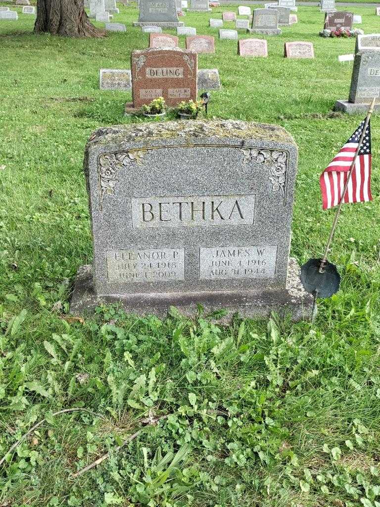 Eleanor Pauline Bethka's grave. Photo 2