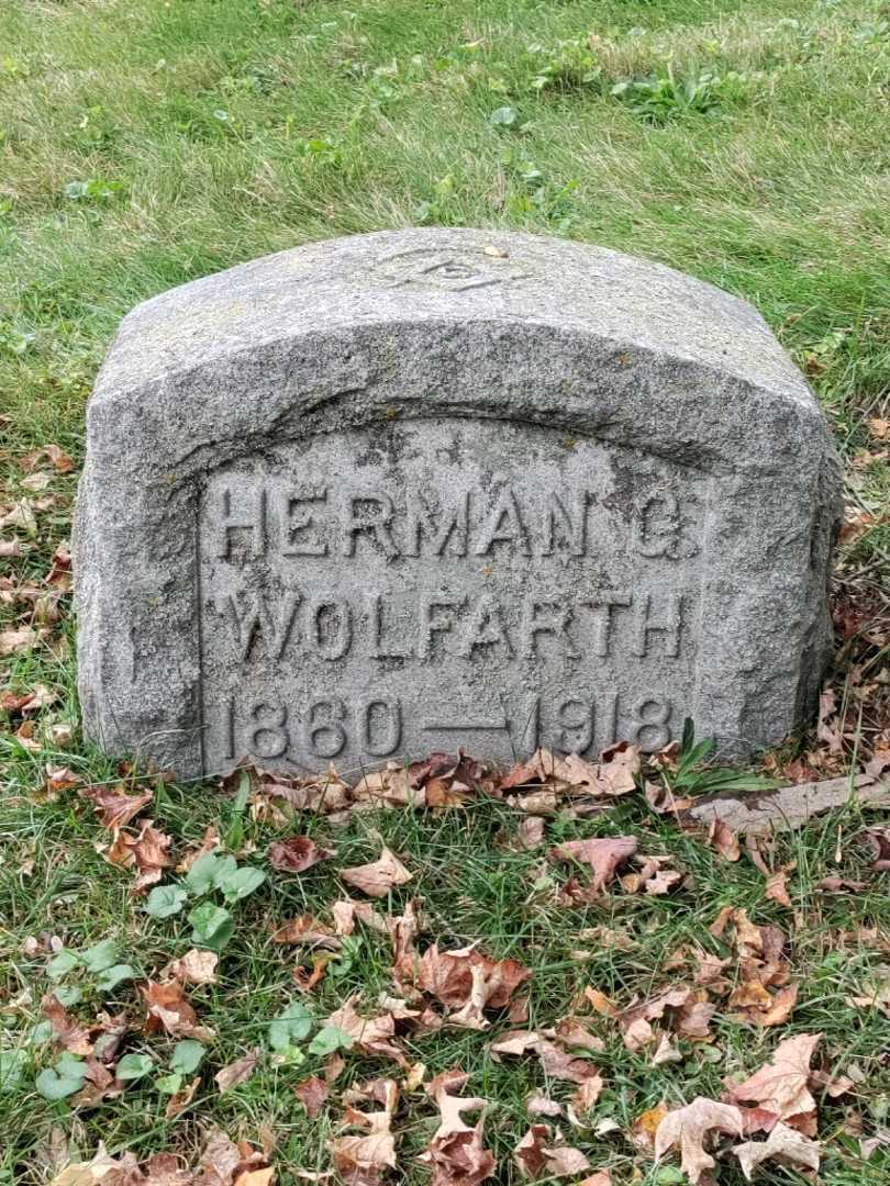 Herman G. Wolfarth's grave. Photo 3