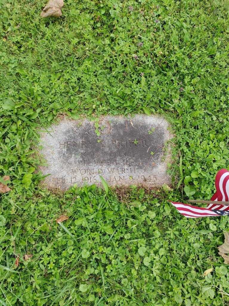 Henry L. Prieur's grave. Photo 3