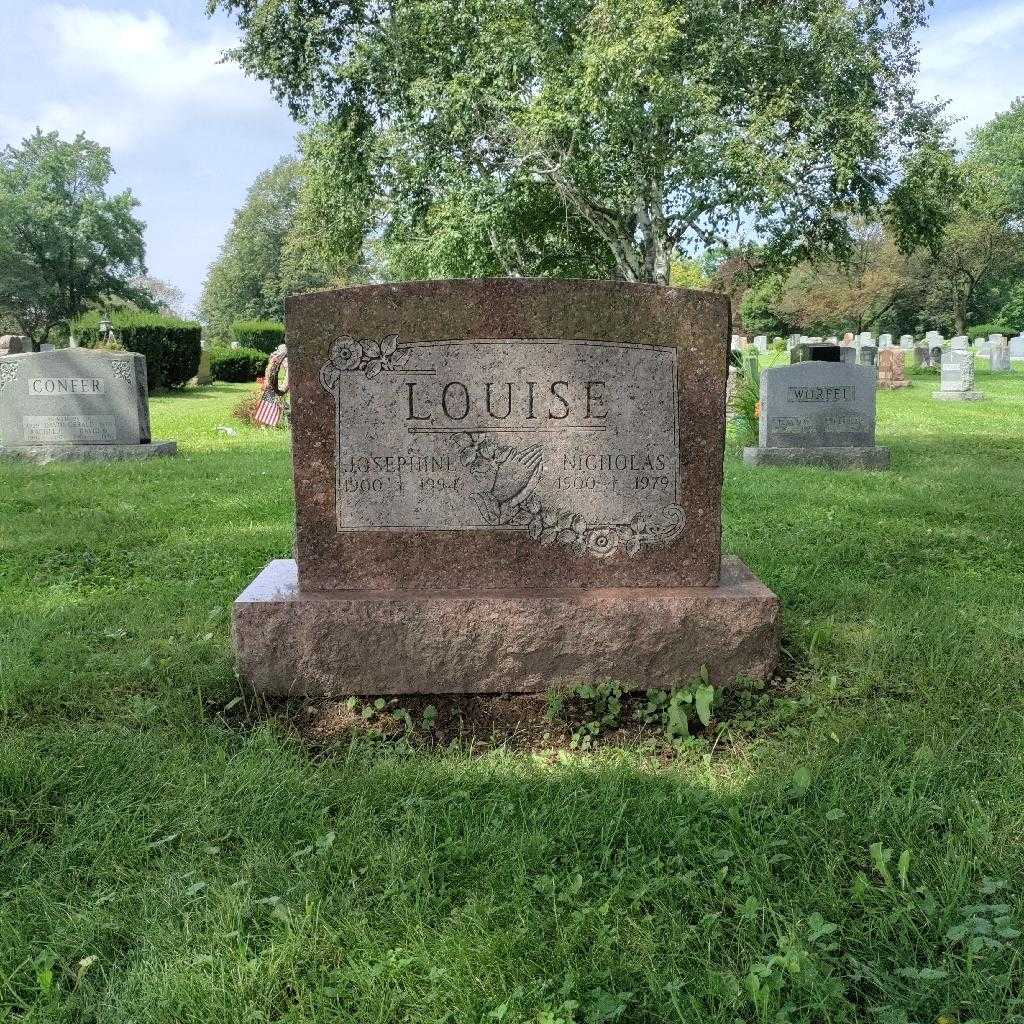 Josephine Louise's grave. Photo 1