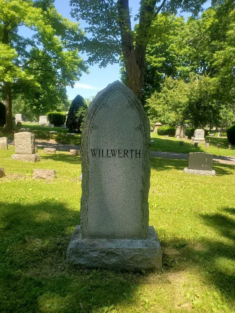 Sylvia Boyle's grave. Photo 4