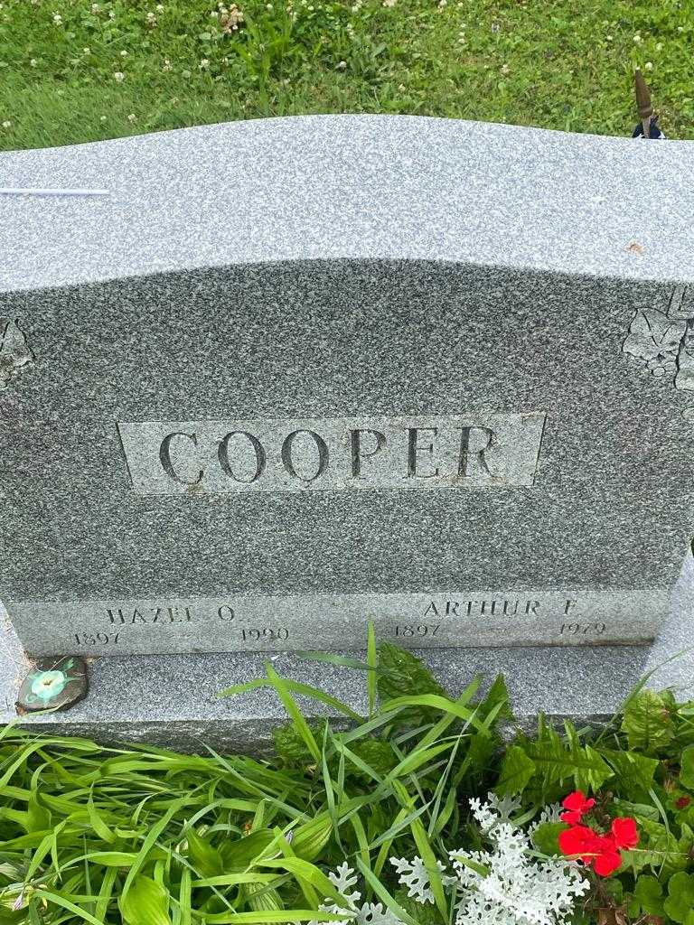 Arthur F. Cooper's grave. Photo 3