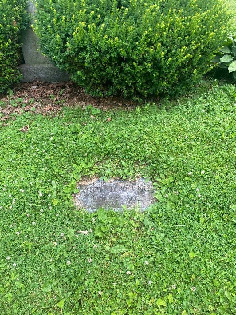 Ruth H. Young's grave. Photo 2