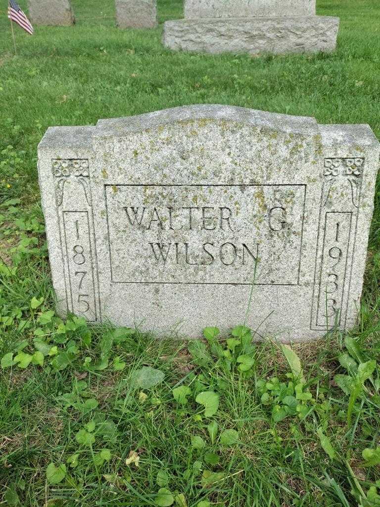 Walter G. Wilson's grave. Photo 3