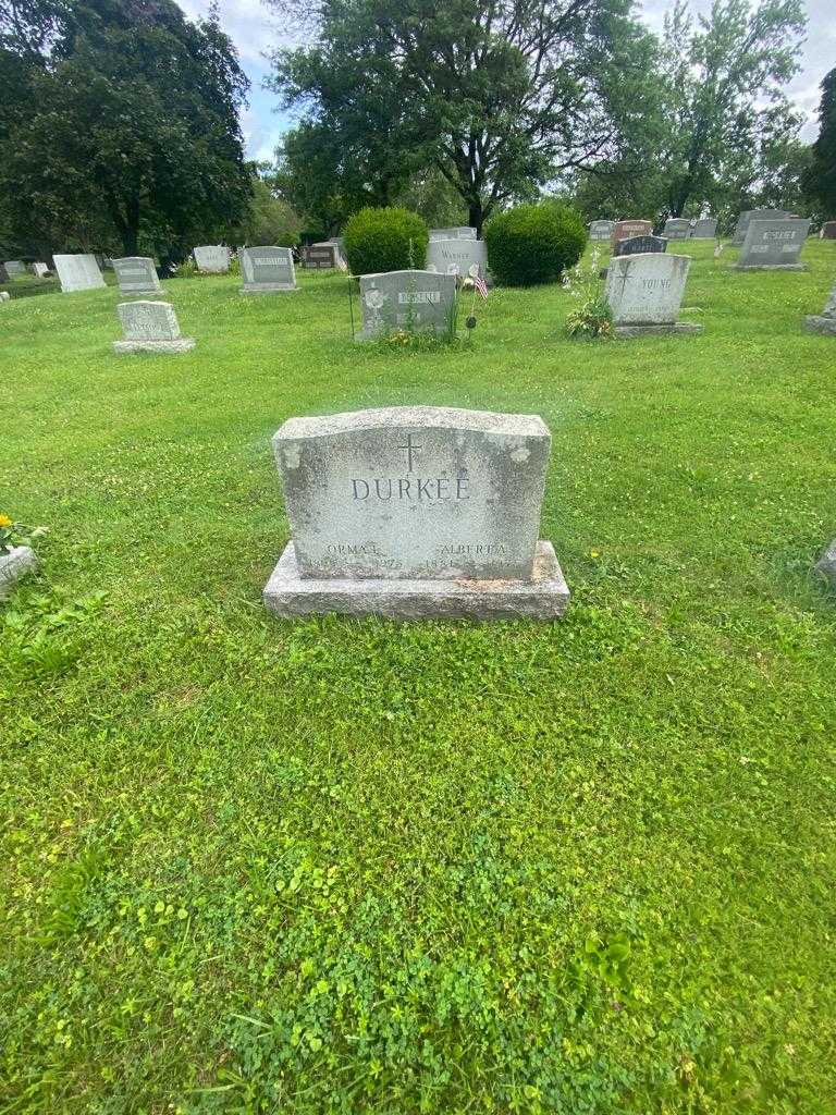 Orma L. Durkee's grave. Photo 1