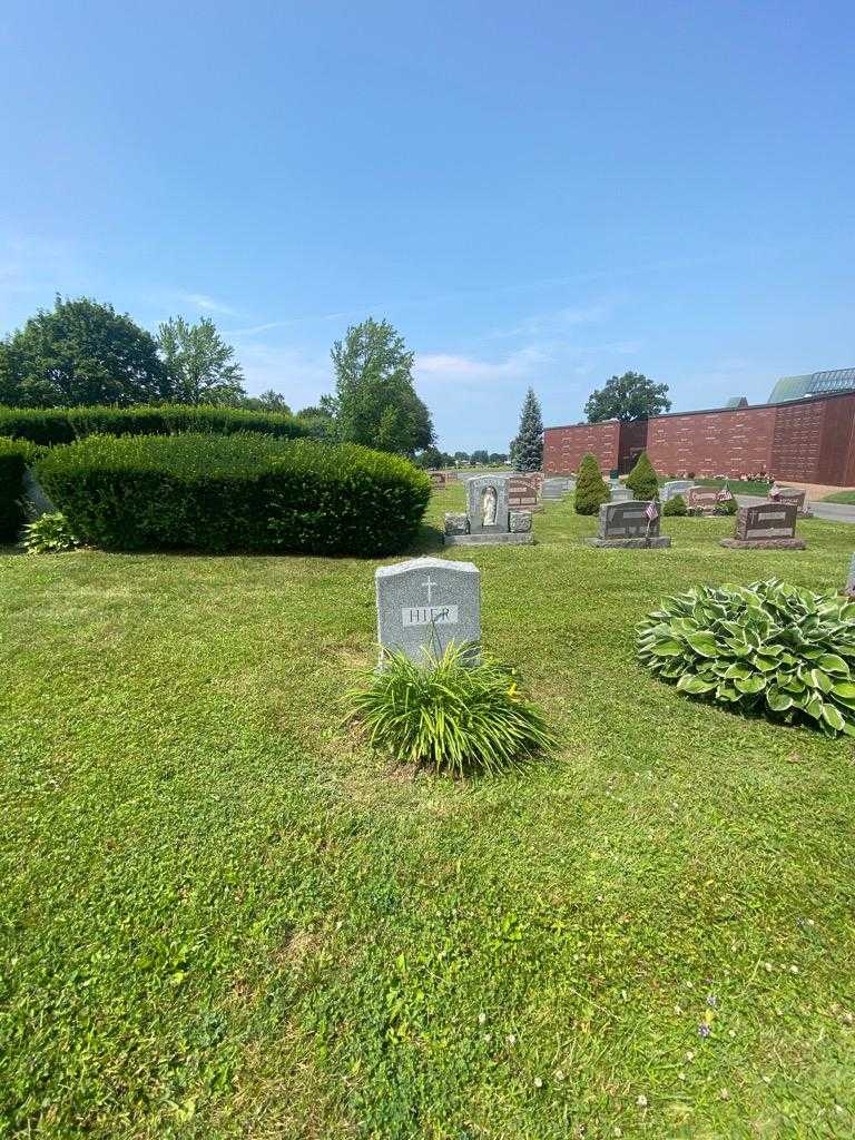 Carl W. Hier's grave. Photo 1