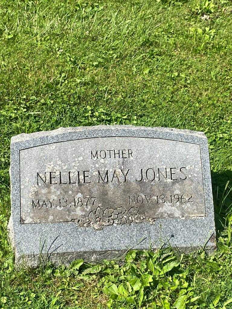 Nellie May Jones's grave. Photo 3