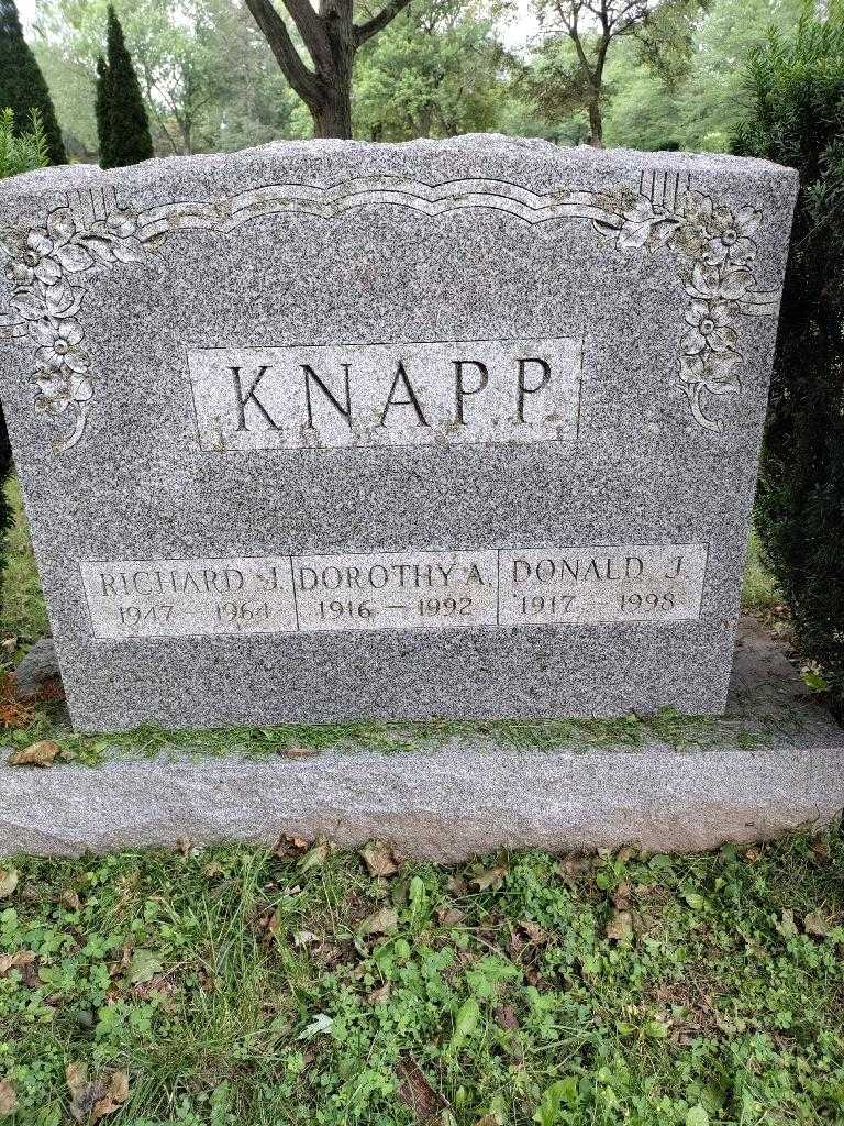 Donald J. Knapp's grave. Photo 3